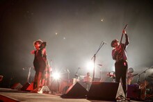 EGO-WRAPPIN'「ニューロマンサー 黄金色の夢奏家たち 2」11月11日京都・ロームシアター京都公演の様子。 （撮影：渡邊一生）