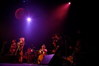 EGO-WRAPPIN'「ニューロマンサー 黄金色の夢奏家たち 2」11月11日京都・ロームシアター京都公演の様子。 （撮影：渡邊一生）