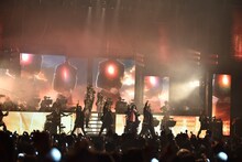 Linked Horizon「Linked Horizon Live Tour 2017 『進撃の軌跡』の様子。（提供：ポニーキャニオン）