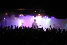 フレデリック「フレデリズムツアー2017 ～ぼくらのTOGENKYO～」岡山・CRAZYMAMA KINGDOM公演の様子。