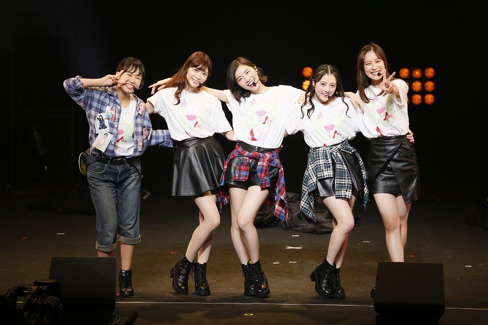 福士奈央、高木由麻奈、松井珠理奈、木本花音、後藤理沙子のユニット・IDOL NO OWARI。