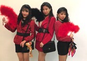 荒井優希、白井琴望、太田彩夏のユニット・OK バブリー80's。