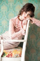 「LARME 031」より。白石麻衣。