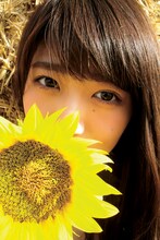 若月佑美「パレット」より。(c)桑島智輝 / 週刊ヤングジャンプ