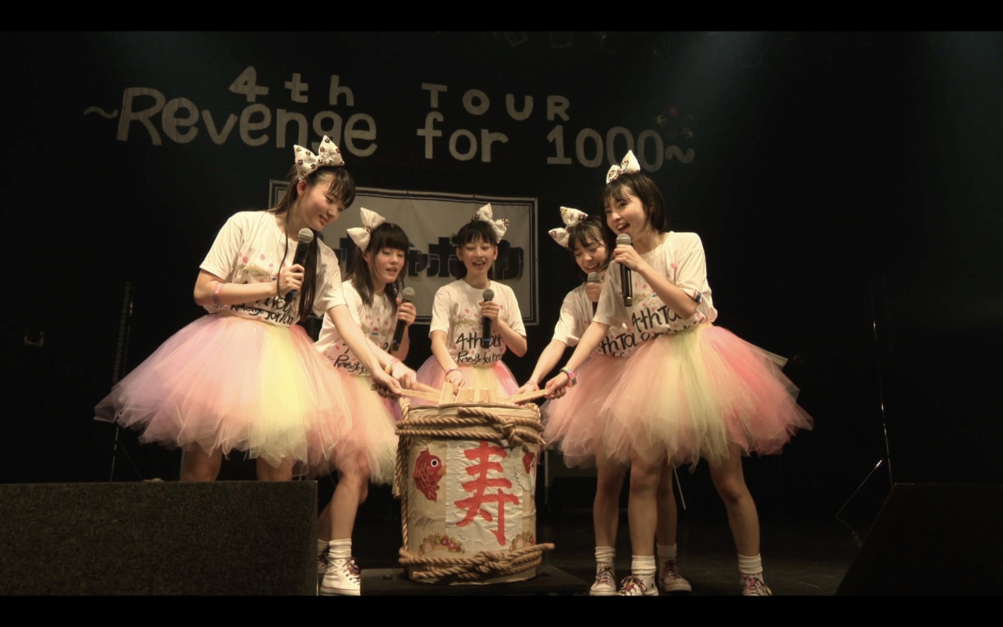 「ロッカジャポニカ 4th TOUR ～Revenge for 1000～」ティザー映像のワンシーン。