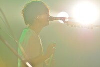 金廣真悟（Vo, G / グッドモーニングアメリカ）（撮影：佐藤広理、白石達也、安藤みゆ）