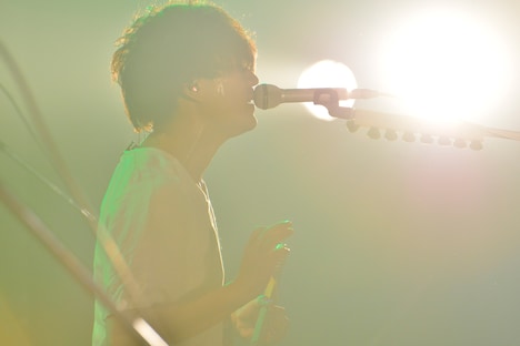 金廣真悟（Vo, G / グッドモーニングアメリカ）（撮影：佐藤広理、白石達也、安藤みゆ）