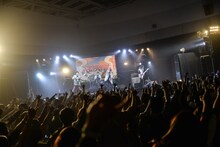 フラチナリズム（撮影：タカハシハンナ）