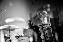 吉木諒祐（Dr）（Photo by Daisuke Miyashita）