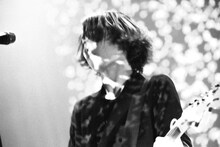 小林祐介（Vo, G）（Photo by Daisuke Miyashita）