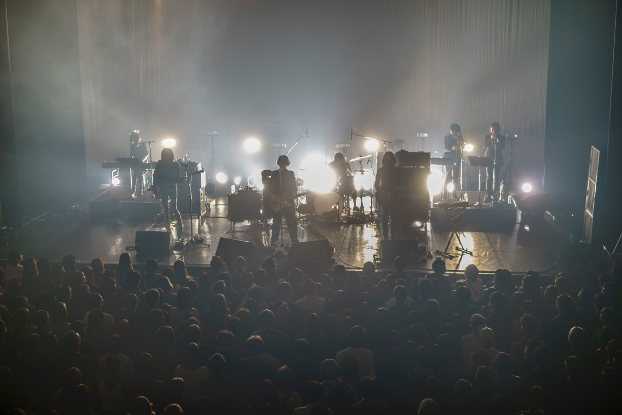 THE NOVEMBERS「TOUR - Before Today -」東京・マイナビBLITZ赤坂公演の様子。（Photo by Atsuki Umeda）