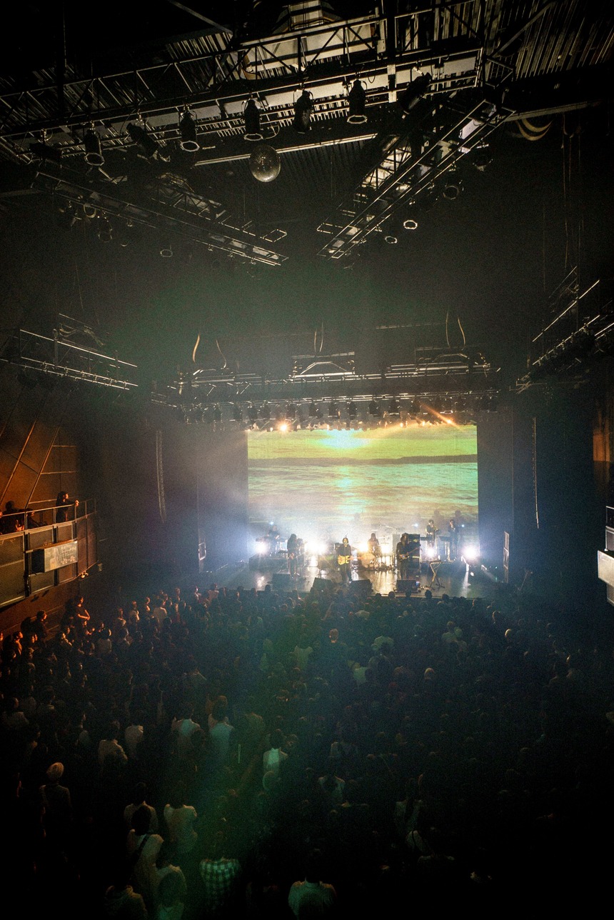 THE NOVEMBERS「TOUR - Before Today -」東京・マイナビBLITZ赤坂公演の様子。（Photo by Atsuki Umeda）
