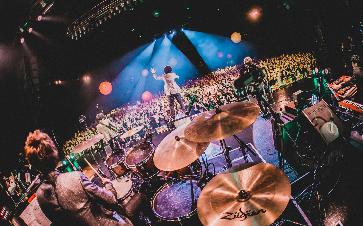 「BRADIO LA☆PA!PA!PA!PARADISE TOUR 2017」東京・Zepp Tokyo公演の様子。