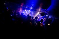 「神宿全国ツアー2017-2018～はじめまして！神宿です。～」大阪・STAR BOX公演の様子。［撮影：真島洸（M.u.D）］