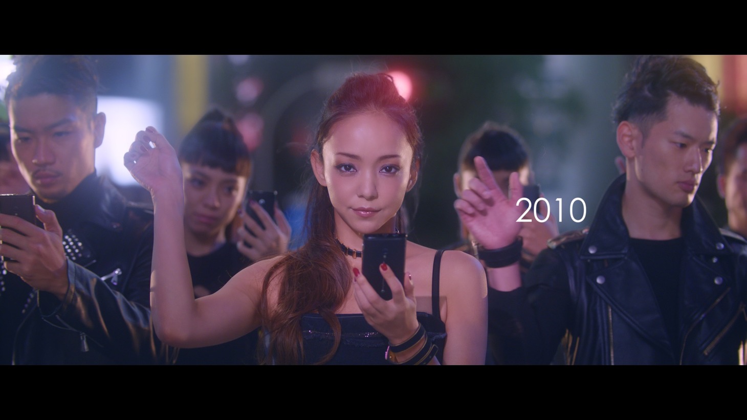 CM「namie amuro×docomo 25年の軌跡」のワンシーン。