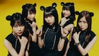 今度はバンドでチュー!乃木坂46、マウスバンドでヘッドバンギング