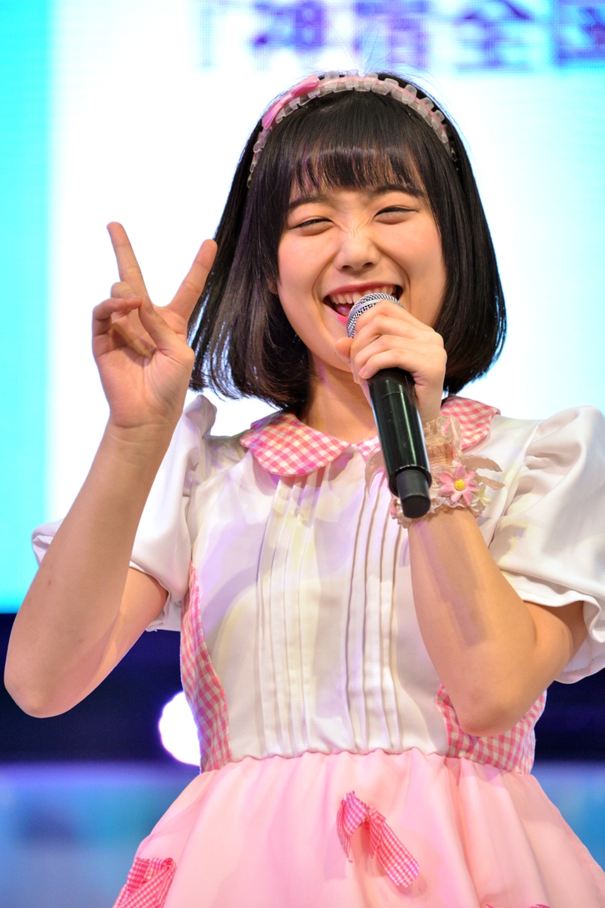 小山ひな