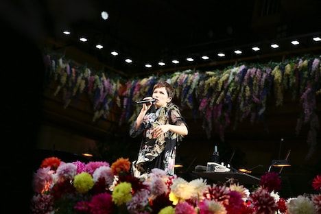 「Superfly 10th Anniversary Premium LIVE "Bloom"」東京・東京オペラシティコンサートホール：タケミツメモリアル公演の様子。（撮影：石井亜希）