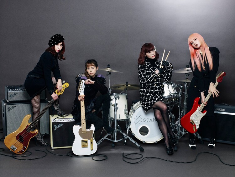 ファッショントレンド ロイヤリティフリー女性 ギタリスト 日本人