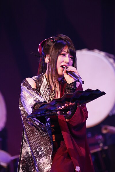 鈴華ゆう子（Vo）