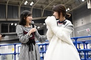 むちちの着ぐるみで登場し渡辺麻友(左)を驚かせた柏木由紀(右)。(c)AKS