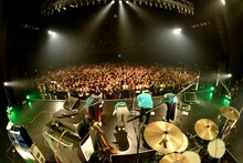 tricot「【LIVE TIPS】tricot VS 47 Tour Final presented by WOWOW」の様子。（撮影：半田“H.and.A”安政［Showcase］）