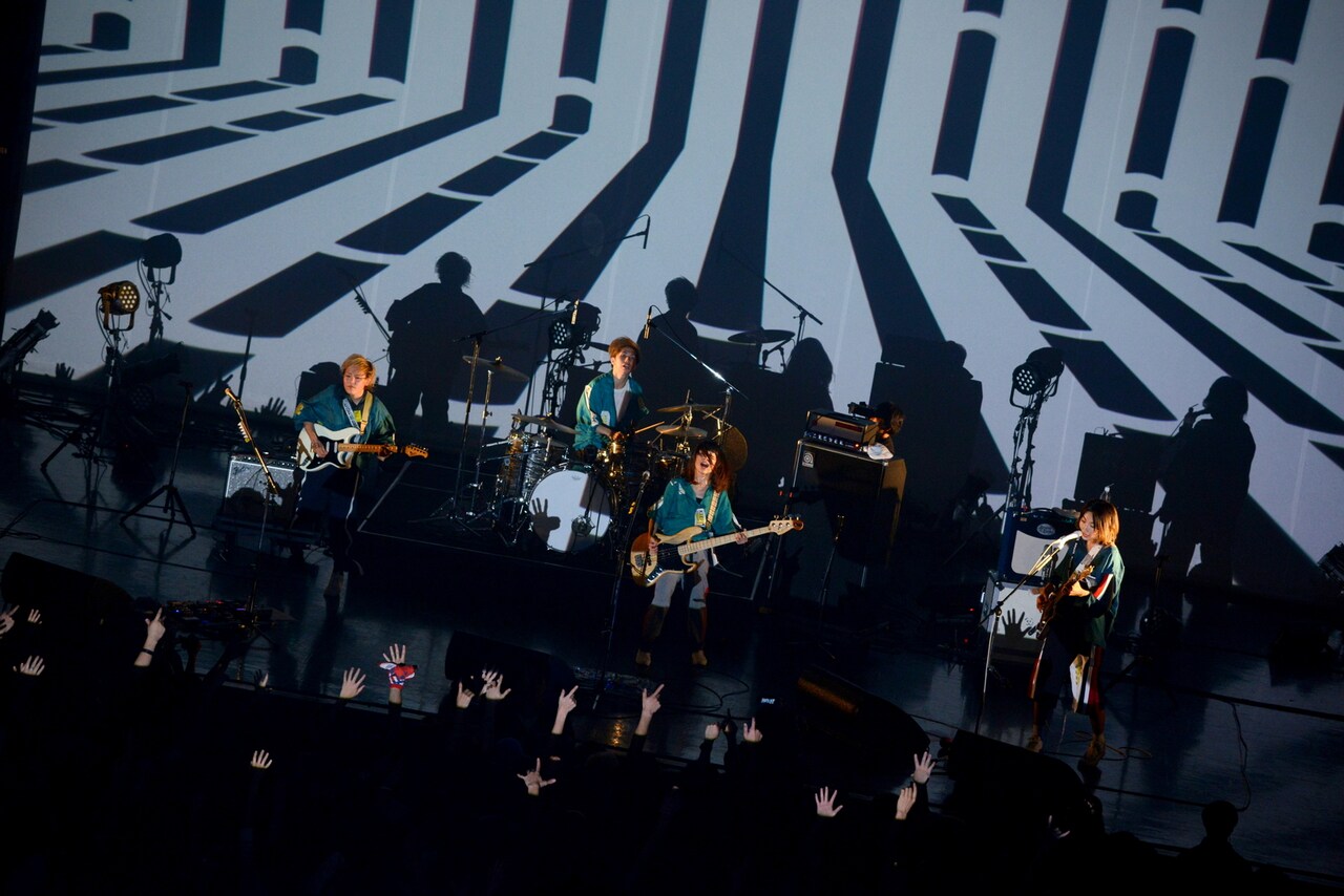 tricot、熱狂「3」ツアーファイナルで“4人のtricot”に