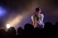 1人で「Invisible Walls」をパフォーマンスした中村優。（撮影：堀口綾）