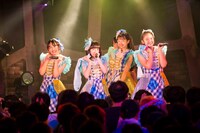 「3B junior『秋の収穫祭IV』3B junior シンガーソングランナー～目指せ完奏！歌う!!下北沢マラソン～」の様子。（撮影：堀口綾）