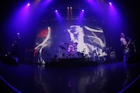 人間椅子（撮影：堀田芳香）