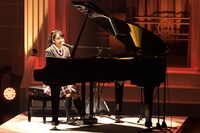 山出愛子 (c)アミューズ