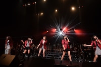 Little Glee Monster「リトグリライブツアー2017 秋 Let's Grooooove !!!!! Monster」東京・東京国際フォーラム ホールA公演の様子。（写真提供：Sony Music Records）