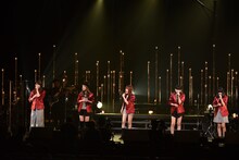 Little Glee Monster「リトグリライブツアー2017 秋 Let's Grooooove !!!!! Monster」東京・東京国際フォーラム ホールA公演の様子。（写真提供：Sony Music Records）