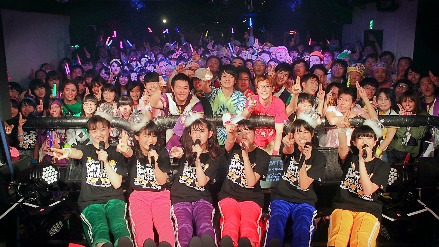 「ばってん少女隊の、田舎娘2nd～カユい所まで手を届け鯛ツアー」山口・LIVE rise SHUNANの様子。（写真提供：スターダスト音楽出版）