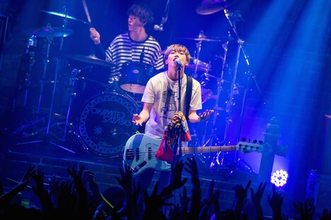 GEN（B, Vo）（撮影：ヤオタケシ）