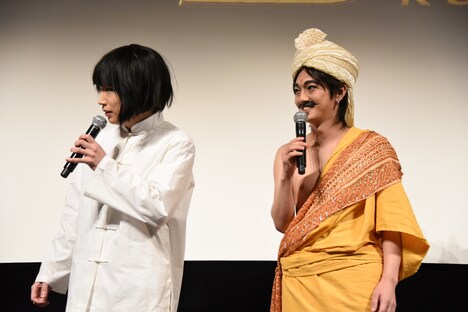 鬼龍院翔（Vo-karu）と喜矢武豊（Gita-）。