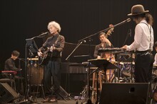 細野晴臣「全国ツアー」東京・中野サンプラザホール公演の様子。（写真提供：ビクターエンタテインメント）