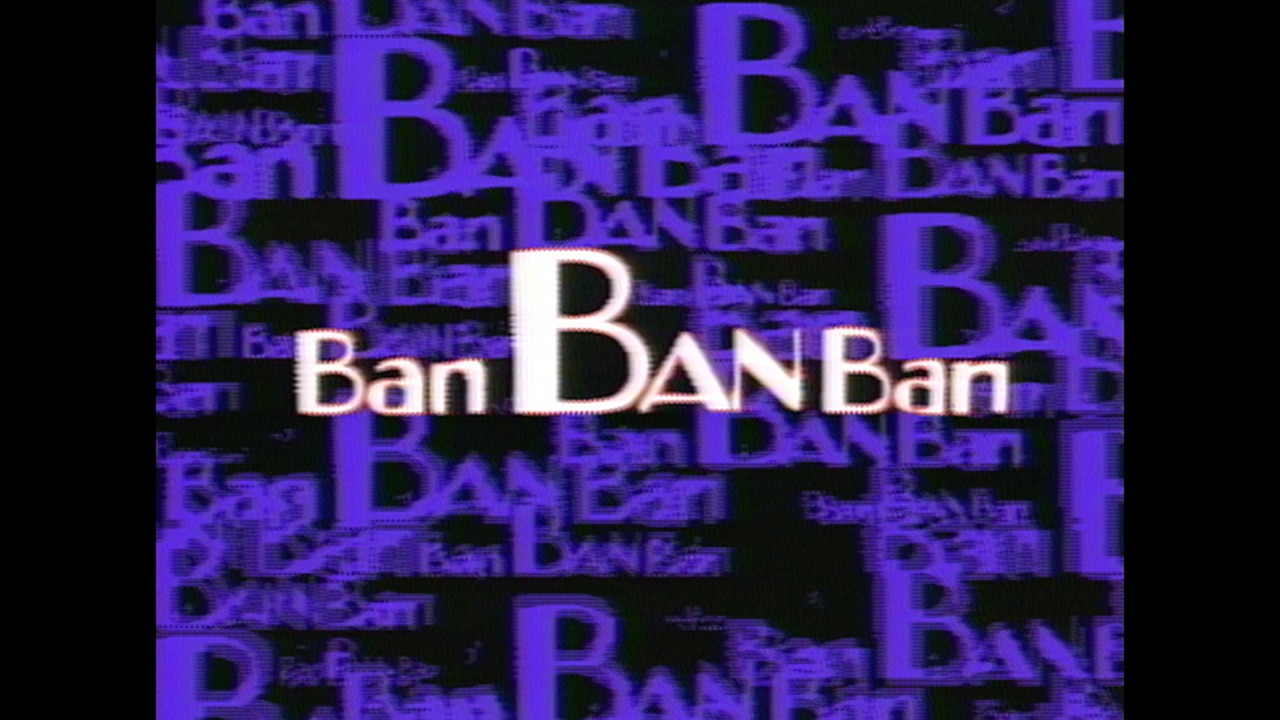 KUWATA BAND「BAN BAN BAN」ミュージックビデオのワンシーン。