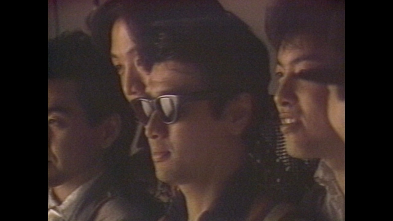 KUWATA BAND「BAN BAN BAN」ミュージックビデオのワンシーン。