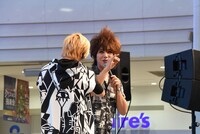 ediee（奥 / G）にツッコむhideki（手前 / Agitator）。