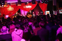 「You Tube Music Night with GLAY 『WINTERDELICS.EP～あなたといきてゆく～』」の様子。