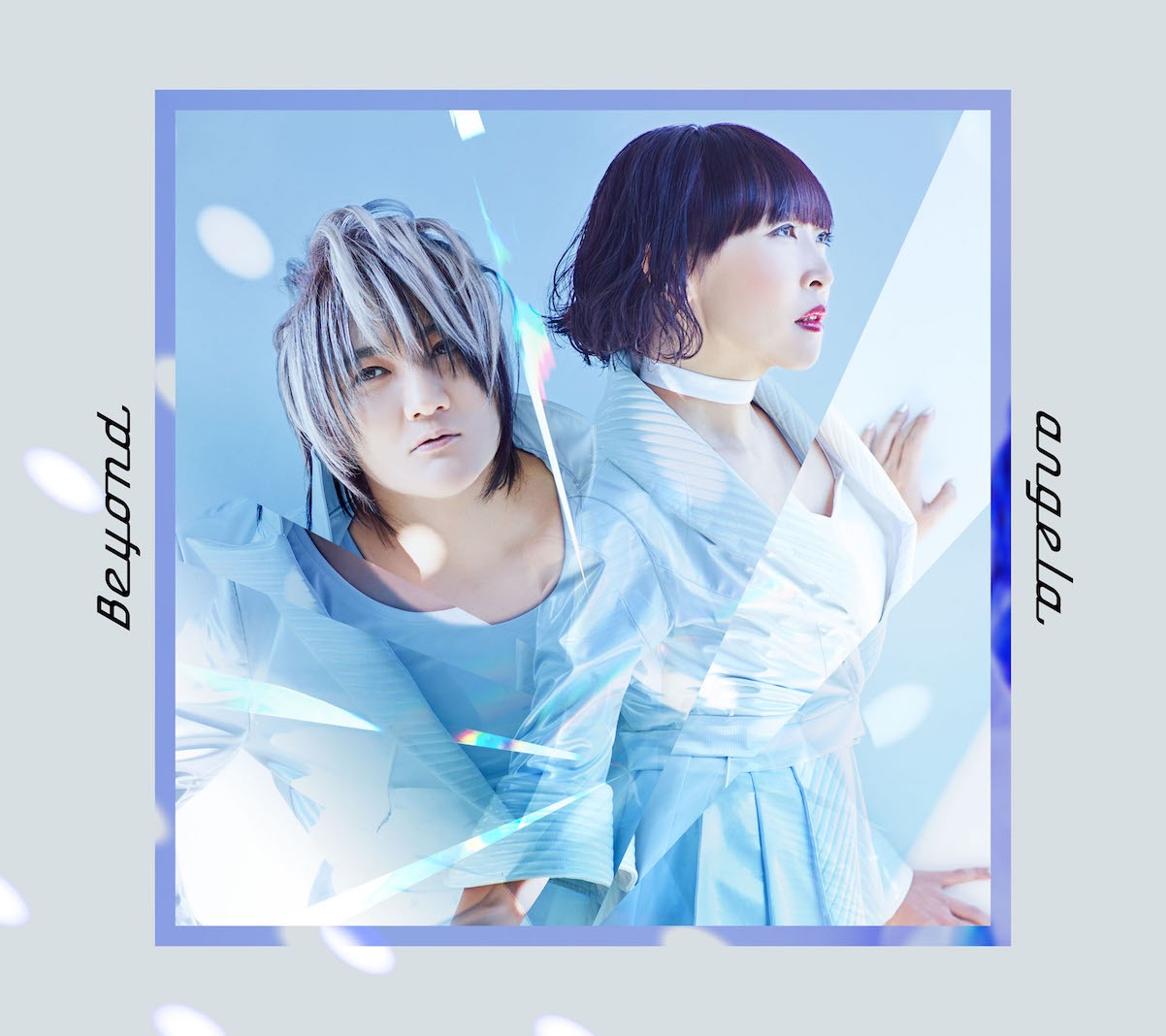 angelaのニューアルバム「Beyond」初回限定盤の正式なジャケット。