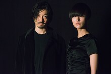 金子ノブアキ（RIZE）とシシド・カフカ。