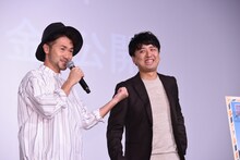 左からナオト・インティライミ、加藤肇監督。