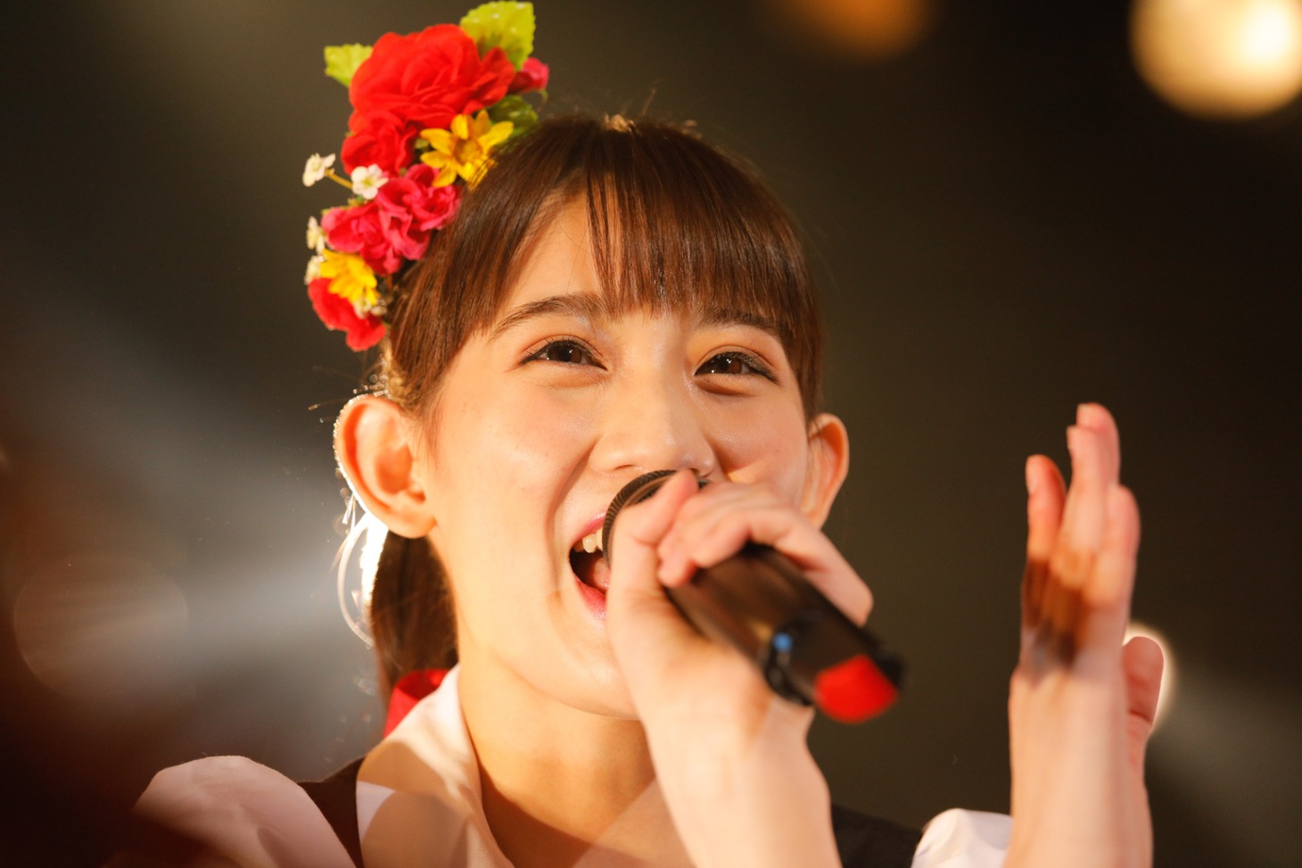 秋本帆華