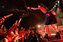 秋本帆華「20歳だ♪Hooo～祭♪」の様子。