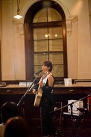 「お茶会ツアー2017」長崎・旧香港上海銀行長崎支店記念館公演の様子。（撮影：田中一人）