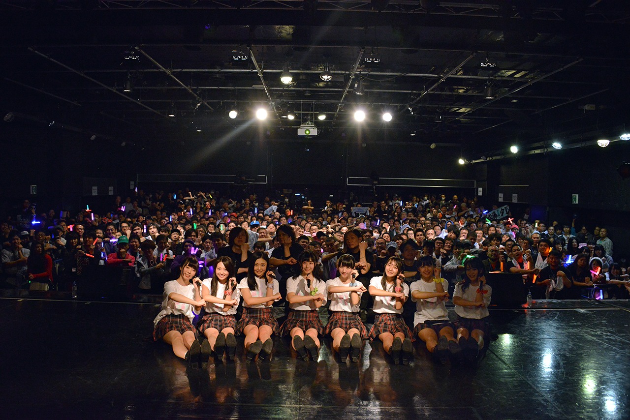 転校少女歌撃団 4thワンマンライブで行われた記念撮影。