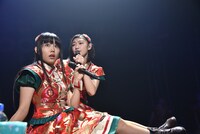 「サドンデス」のダンスバトルを戦い抜いた廣田あいか（左）と小林歌穂（右）。