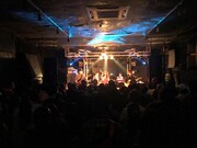 「Eroticism TOUR」北海道・SOUND CRUE公演の様子。